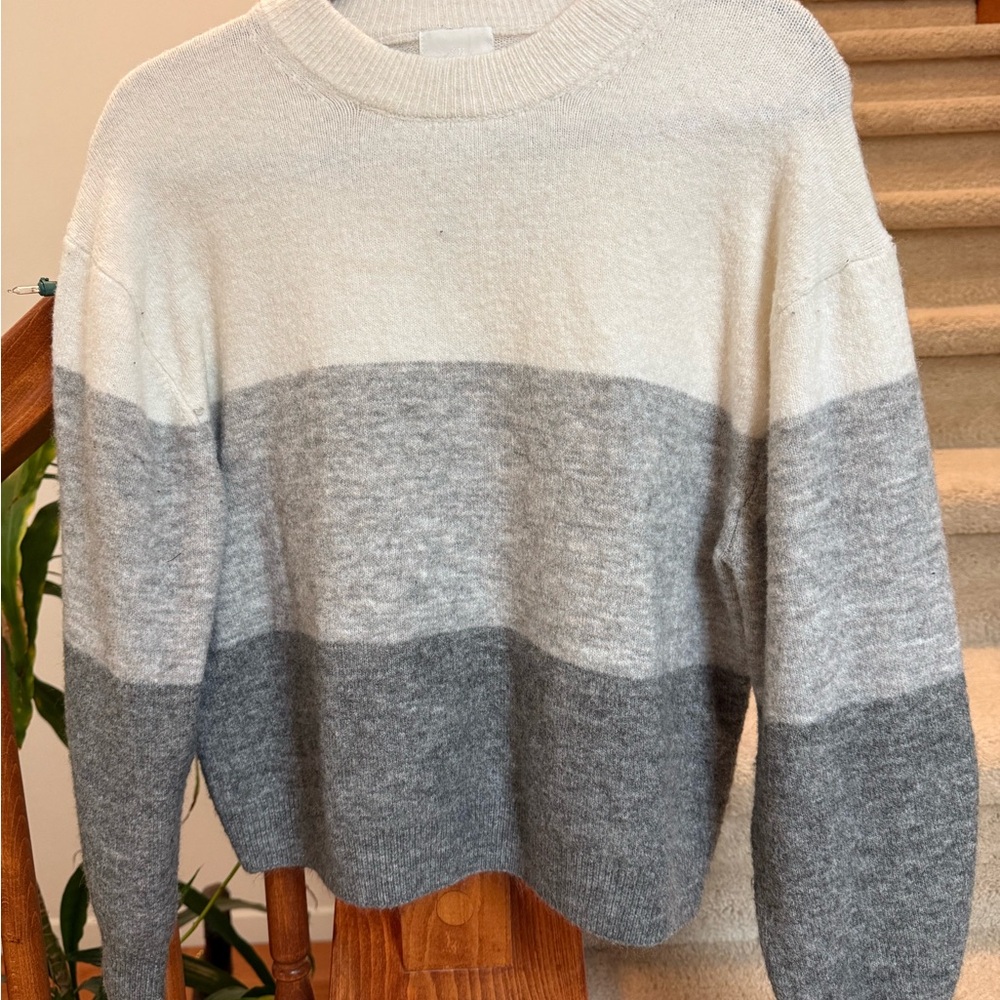 H&M Cream and Gray Striped Sweater
